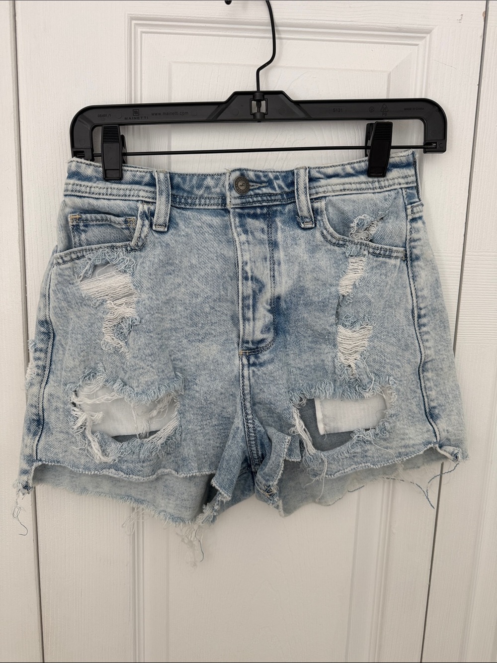 Hollister Faded Light Blue Distressed High Waist Denim Shorts Size W26 / 3 Beach - Picture 3 of 16